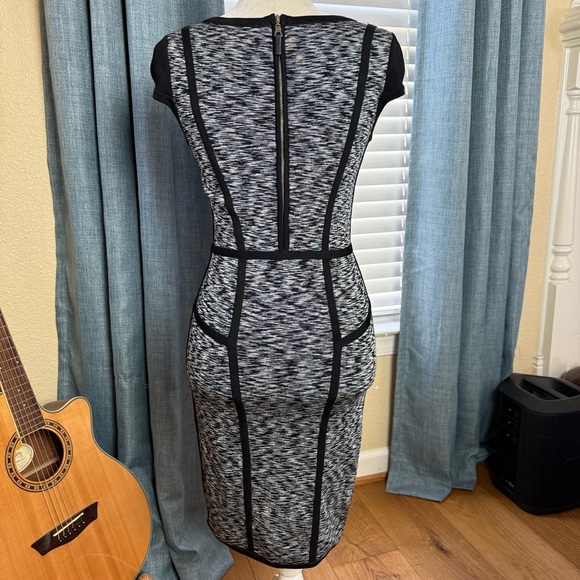 Milly Black & White Space Dye Knit Bodycon Dress Sz XS - Picture 5 of 12